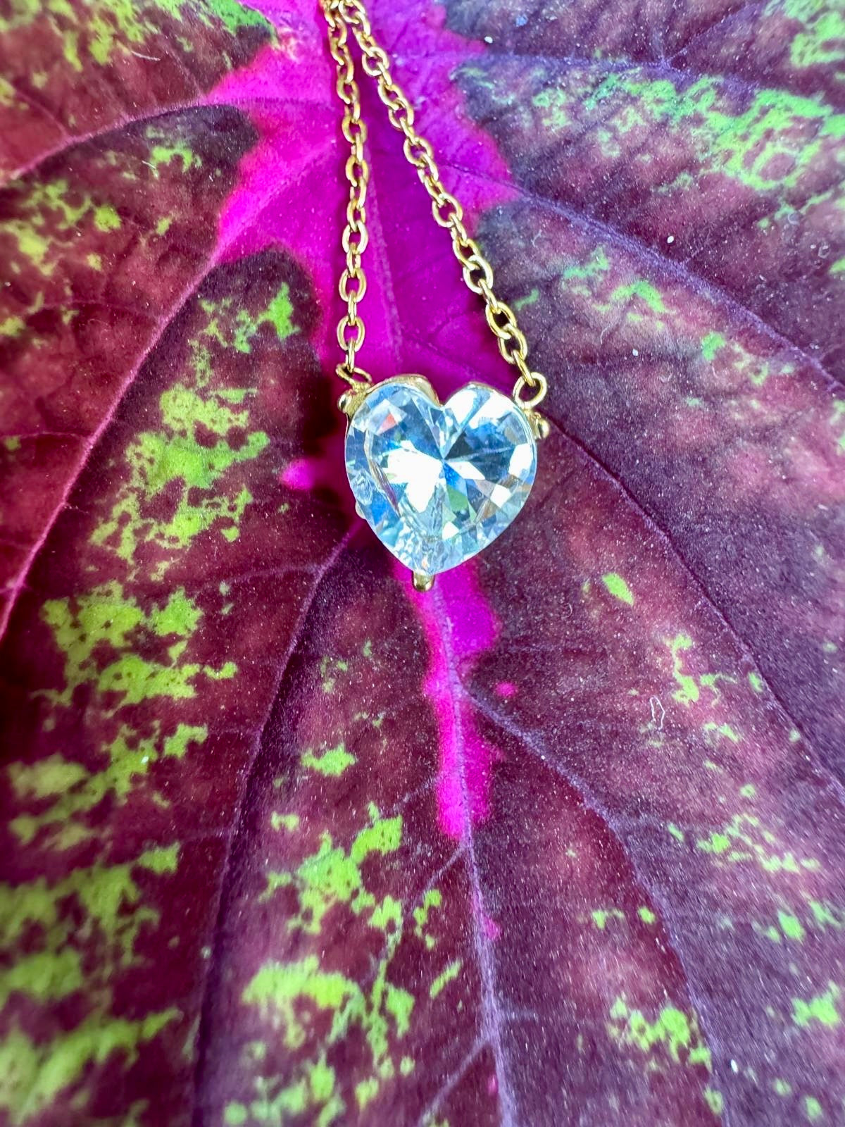 Collier cœur, oxyde de zirconium, assez inoxydable, doré et réglable