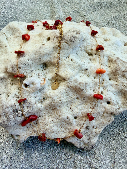 Collier acier, inoxydable, doré avec pierre corail